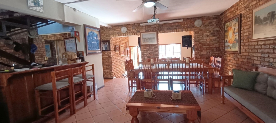 5 Bedroom Property for Sale in Theresa Park Gauteng
