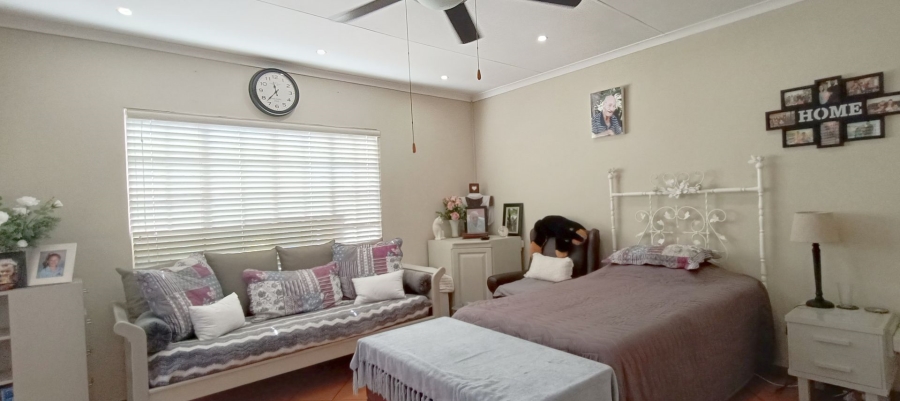 5 Bedroom Property for Sale in Theresa Park Gauteng