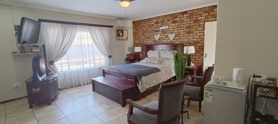 5 Bedroom Property for Sale in Theresa Park Gauteng