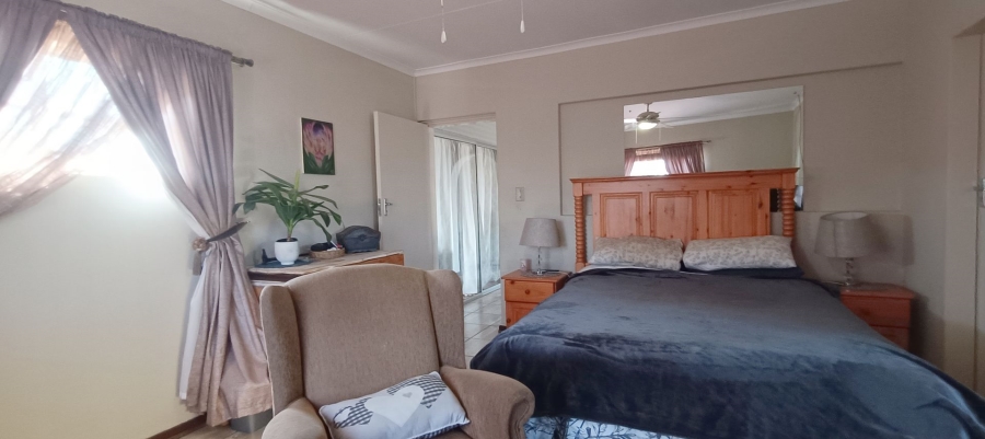 5 Bedroom Property for Sale in Theresa Park Gauteng