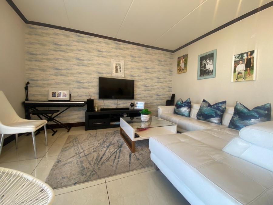 3 Bedroom Property for Sale in Carlswald Gauteng