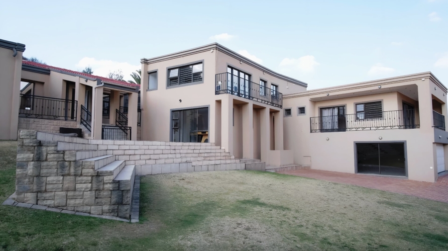 7 Bedroom Property for Sale in Glenvista Gauteng