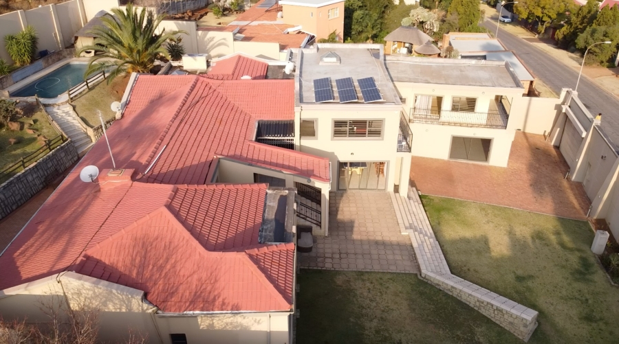7 Bedroom Property for Sale in Glenvista Gauteng