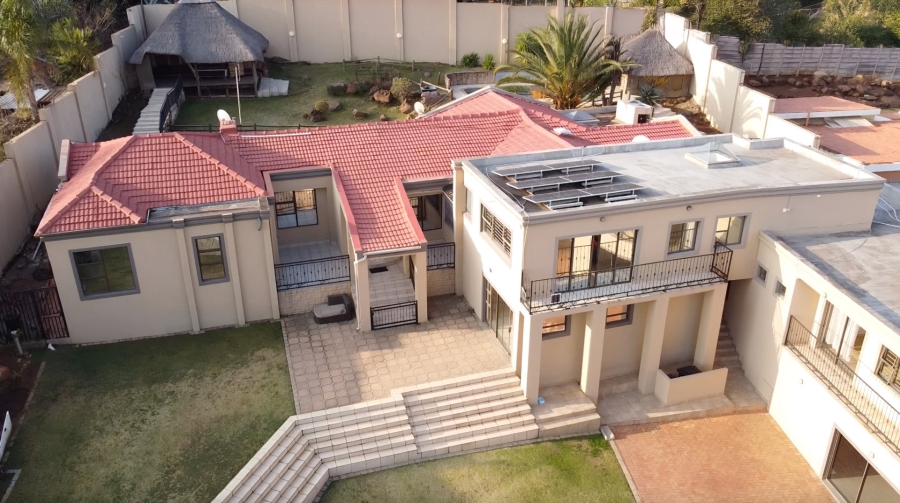 7 Bedroom Property for Sale in Glenvista Gauteng