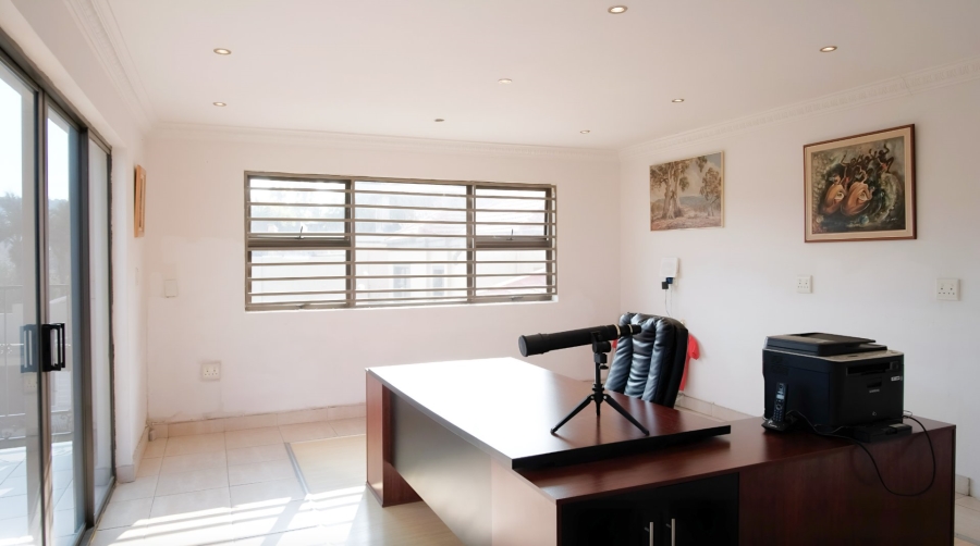 7 Bedroom Property for Sale in Glenvista Gauteng