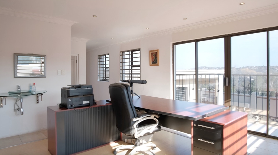 7 Bedroom Property for Sale in Glenvista Gauteng