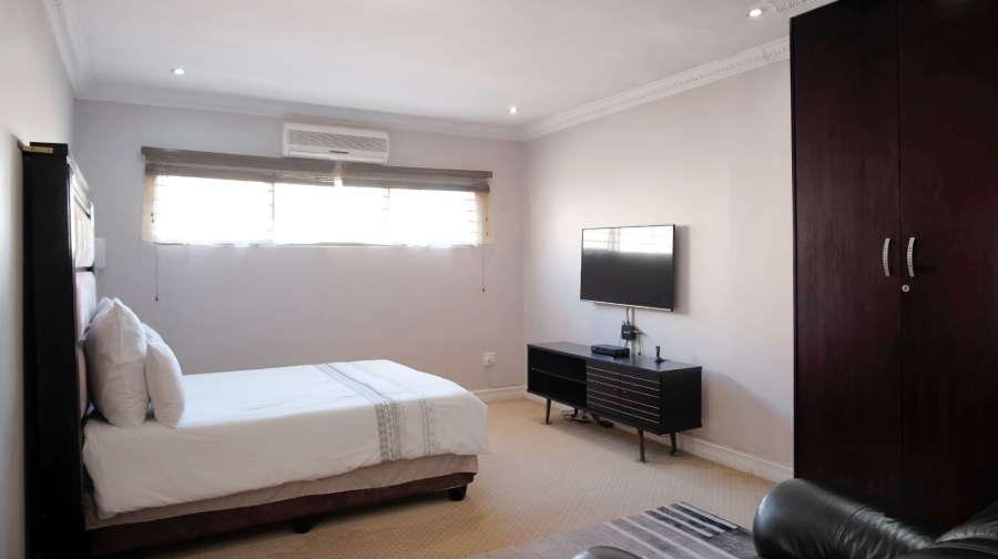 7 Bedroom Property for Sale in Glenvista Gauteng