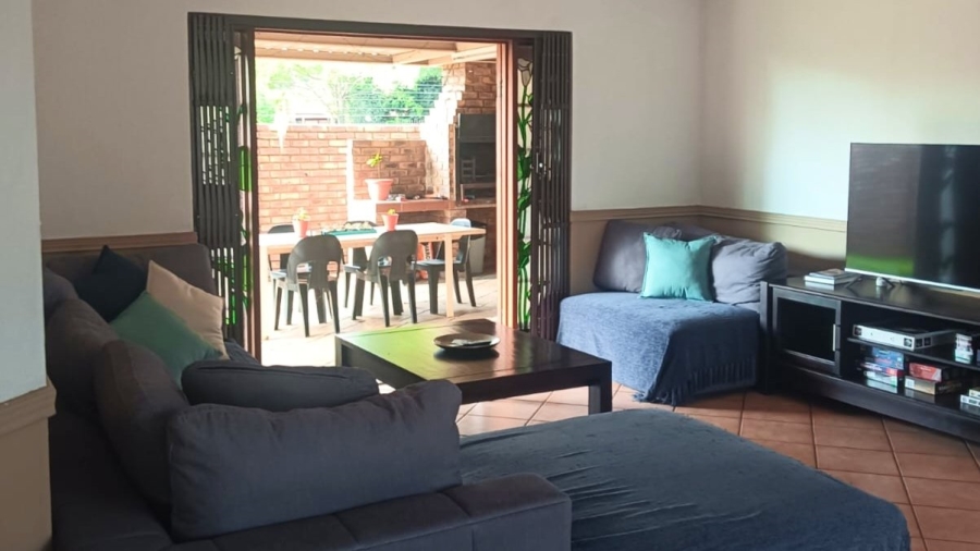 3 Bedroom Property for Sale in Wierdaglen Estate Gauteng