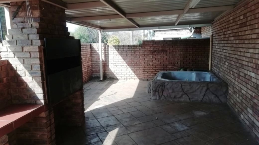 3 Bedroom Property for Sale in Wierdaglen Estate Gauteng