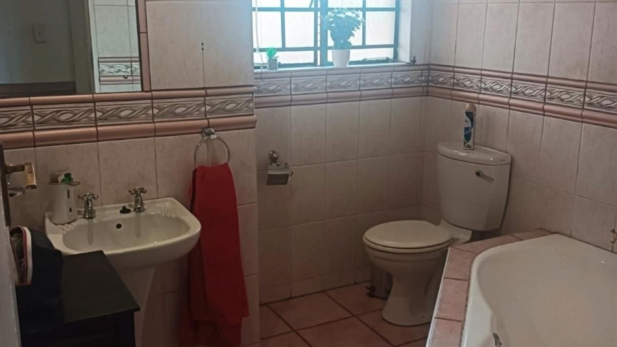 3 Bedroom Property for Sale in Wierdaglen Estate Gauteng