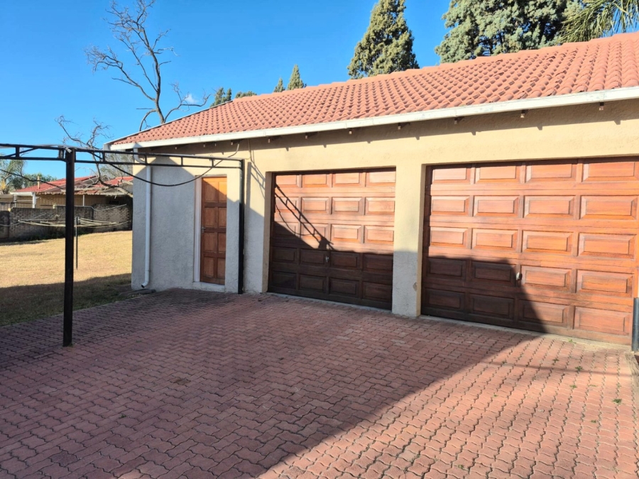3 Bedroom Property for Sale in Vorna Valley Gauteng