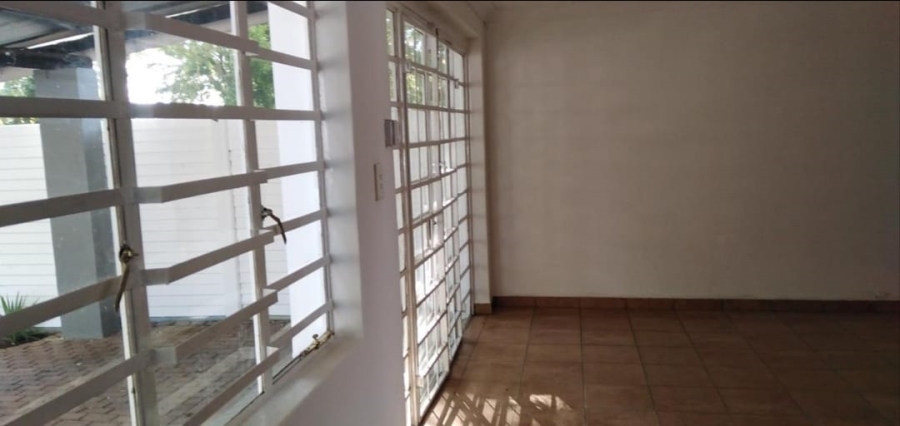  Bedroom Property for Sale in Rietfontein Gauteng