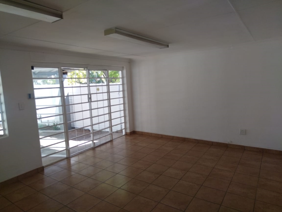  Bedroom Property for Sale in Rietfontein Gauteng