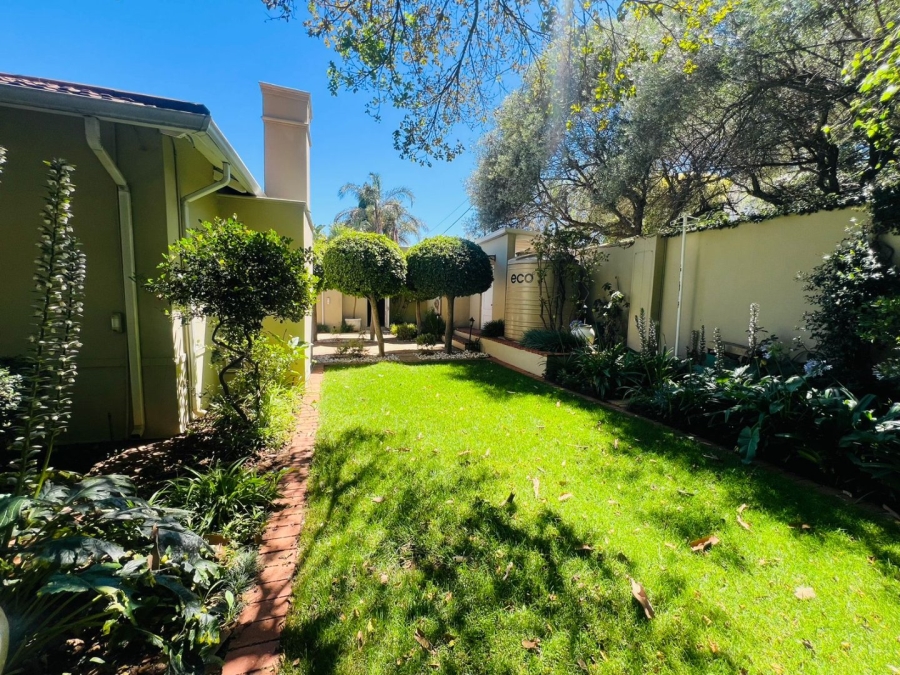 To Let 4 Bedroom Property for Rent in Forest Town Gauteng