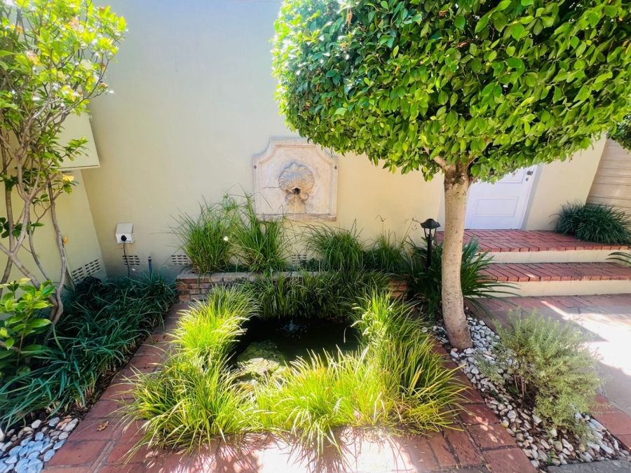 To Let 4 Bedroom Property for Rent in Forest Town Gauteng