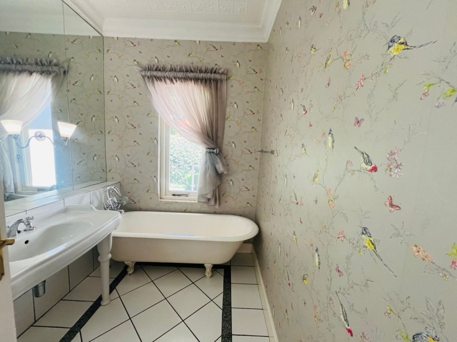 To Let 4 Bedroom Property for Rent in Forest Town Gauteng
