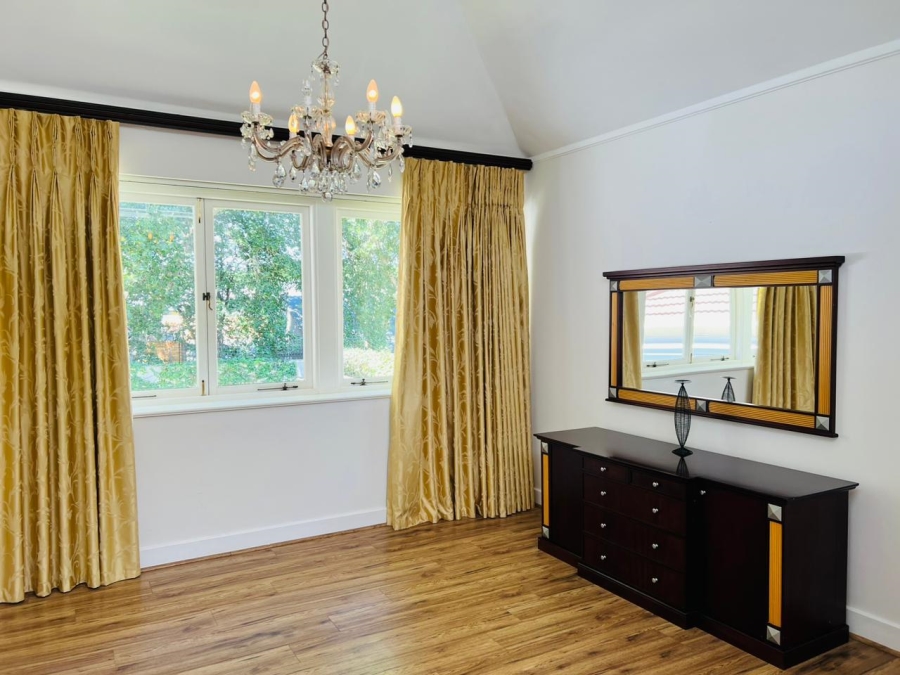 To Let 4 Bedroom Property for Rent in Forest Town Gauteng