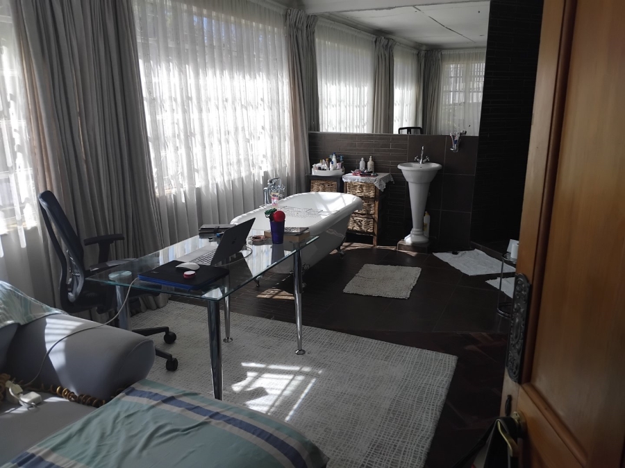 2 Bedroom Property for Sale in Kensington Gauteng