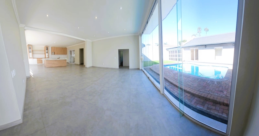 5 Bedroom Property for Sale in Wierda Park Gauteng