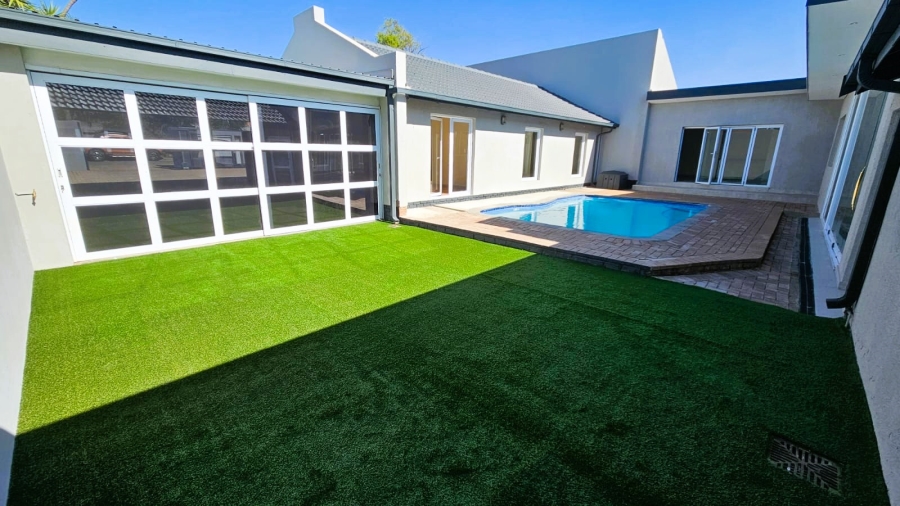 5 Bedroom Property for Sale in Wierda Park Gauteng