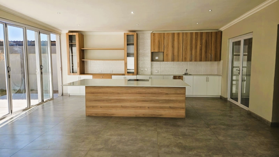 5 Bedroom Property for Sale in Wierda Park Gauteng