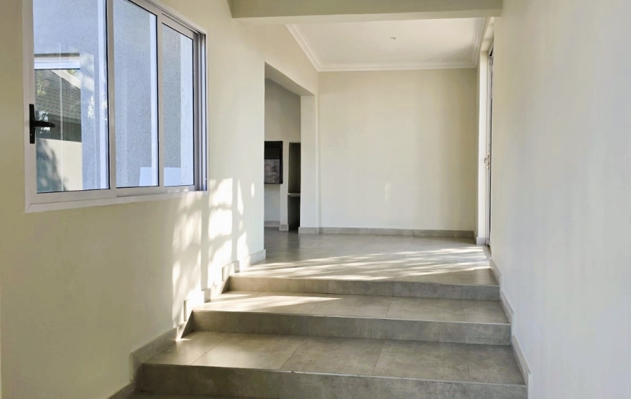 5 Bedroom Property for Sale in Wierda Park Gauteng