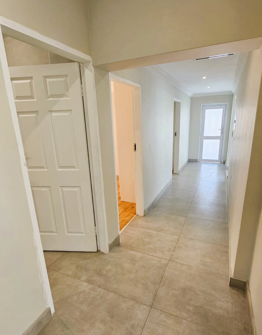 5 Bedroom Property for Sale in Wierda Park Gauteng