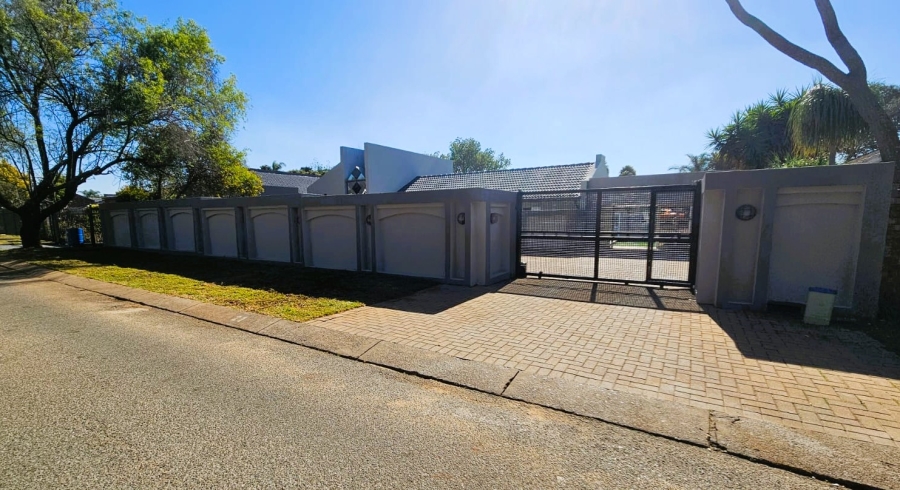 5 Bedroom Property for Sale in Wierda Park Gauteng