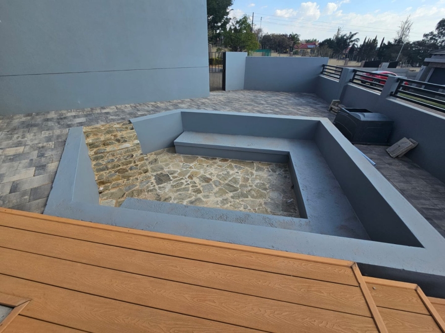 4 Bedroom Property for Sale in Olympus AH Gauteng