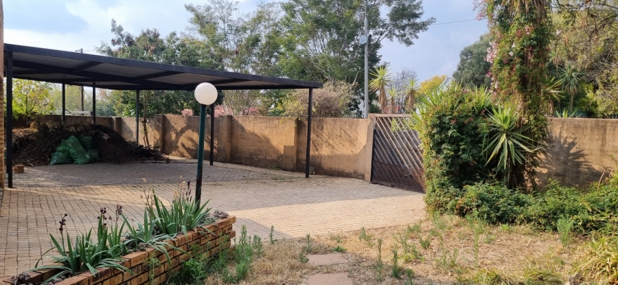 4 Bedroom Property for Sale in Radiokop Gauteng