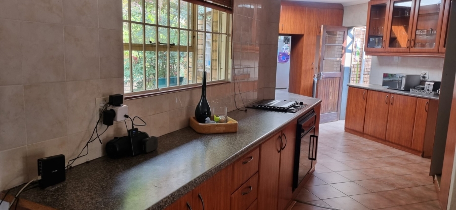 4 Bedroom Property for Sale in Radiokop Gauteng