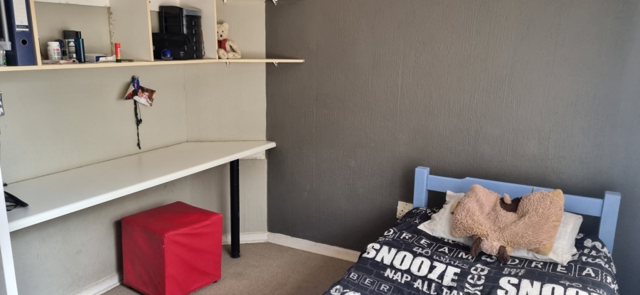 4 Bedroom Property for Sale in Radiokop Gauteng