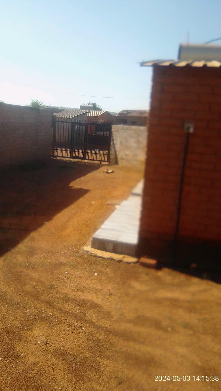 2 Bedroom Property for Sale in Lotus Gardens Gauteng