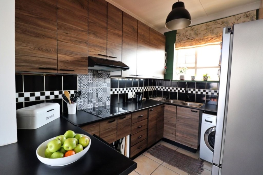 1 Bedroom Property for Sale in Sunnyridge Gauteng