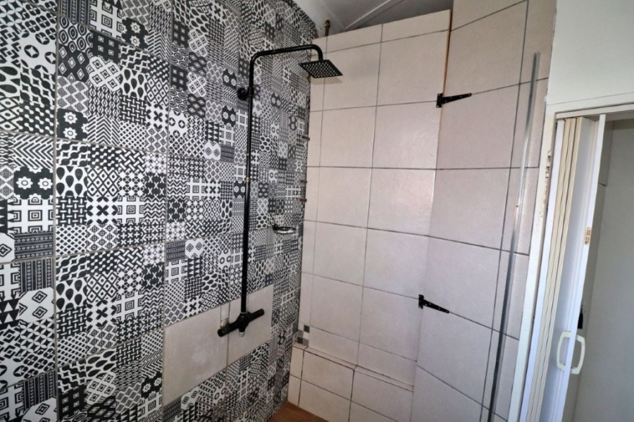 1 Bedroom Property for Sale in Sunnyridge Gauteng