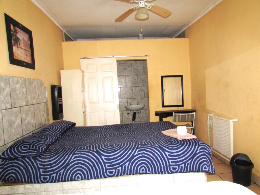 8 Bedroom Property for Sale in Vanderbijlpark CW 2 Gauteng