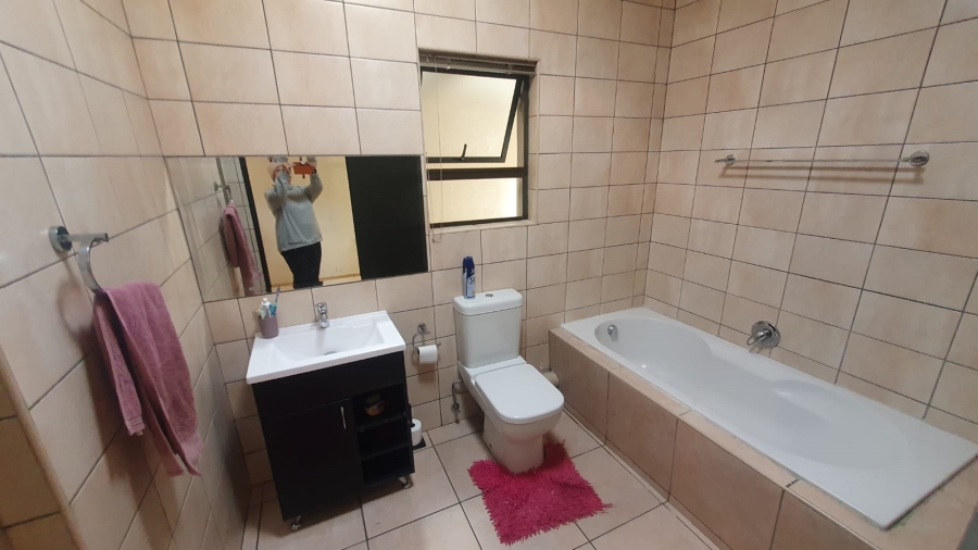 4 Bedroom Property for Sale in Amberfield Valley Gauteng
