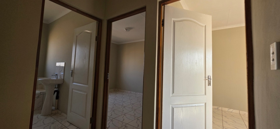 2 Bedroom Property for Sale in Buhle Park Gauteng