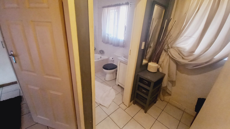 2 Bedroom Property for Sale in Vanderbijlpark SE 3 Gauteng