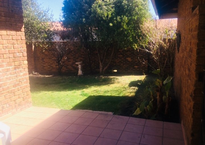 2 Bedroom Property for Sale in New Redruth Gauteng