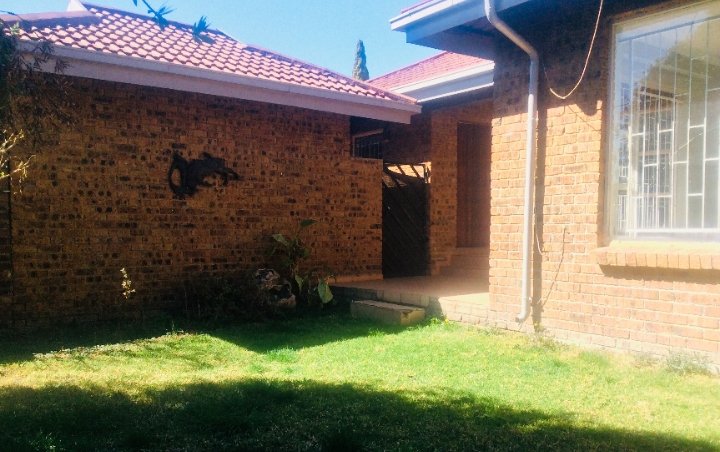 2 Bedroom Property for Sale in New Redruth Gauteng