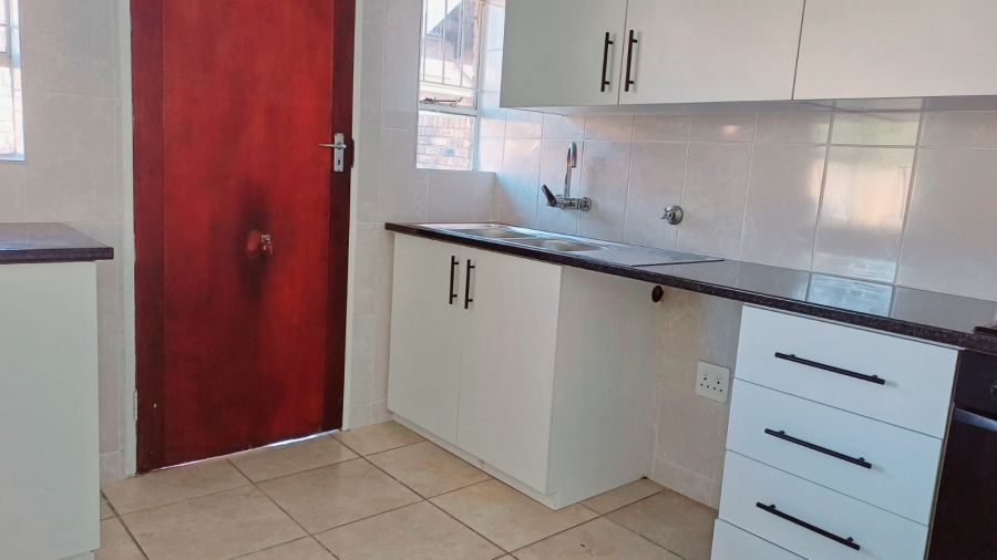 2 Bedroom Property for Sale in New Redruth Gauteng
