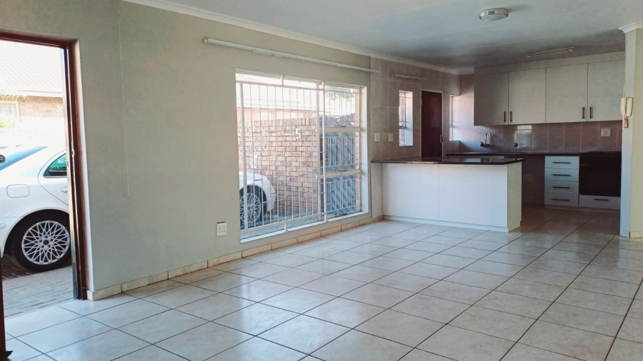 2 Bedroom Property for Sale in New Redruth Gauteng