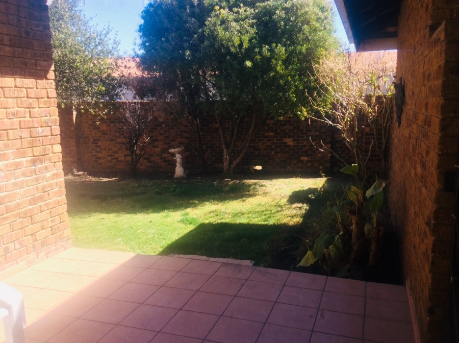 2 Bedroom Property for Sale in New Redruth Gauteng