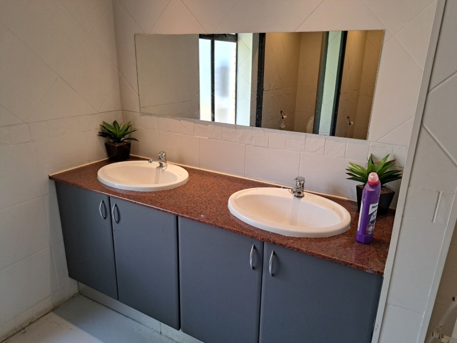 To Let commercial Property for Rent in Woodmead Gauteng