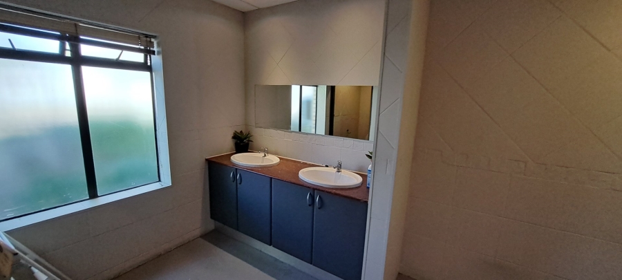 To Let commercial Property for Rent in Woodmead Gauteng
