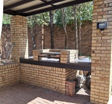 To Let commercial Property for Rent in Woodmead Gauteng