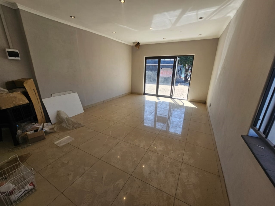 To Let commercial Property for Rent in Raslouw Gauteng