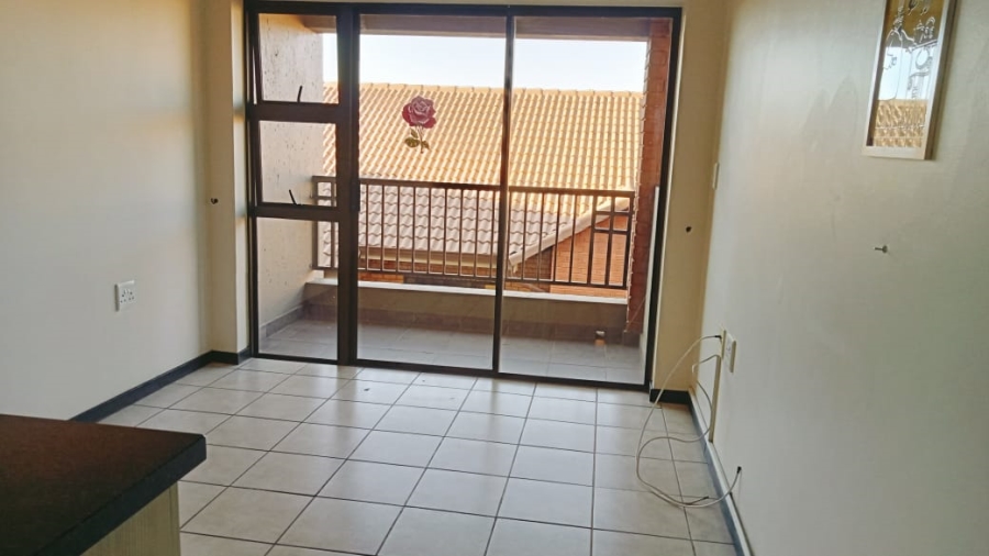 1 Bedroom Property for Sale in Featherbrooke Hills Retirement Gauteng