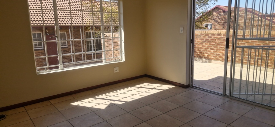 2 Bedroom Property for Sale in The Reeds Gauteng